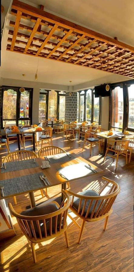 Ludrong Hotel 팀부 외부 사진