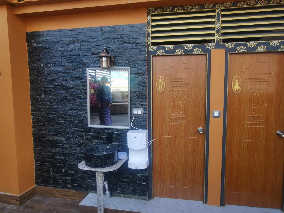 Ludrong Hotel 팀부 외부 사진