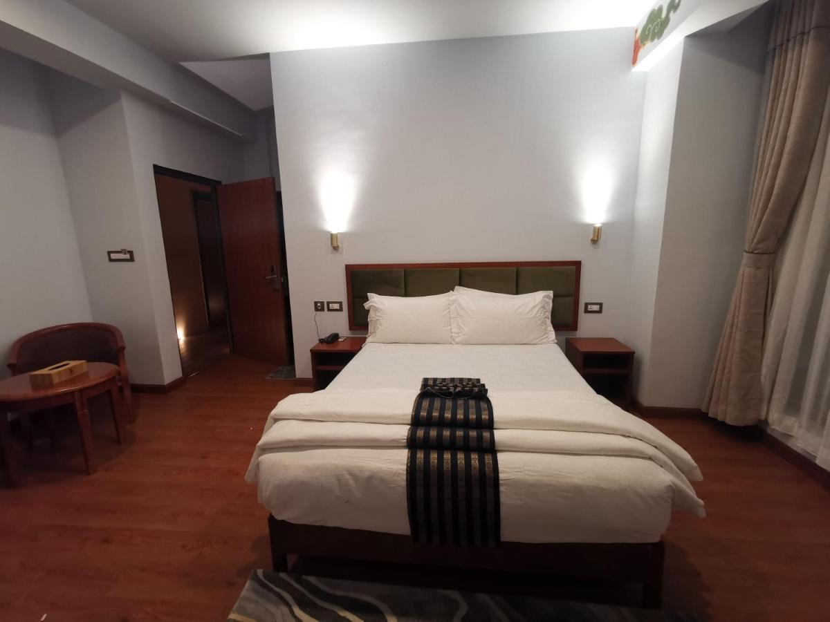 Ludrong Hotel 팀부 외부 사진