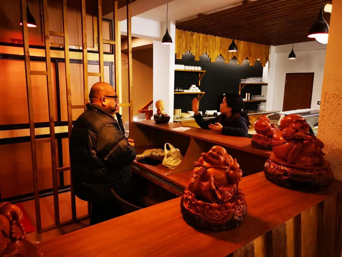 Ludrong Hotel 팀부 외부 사진