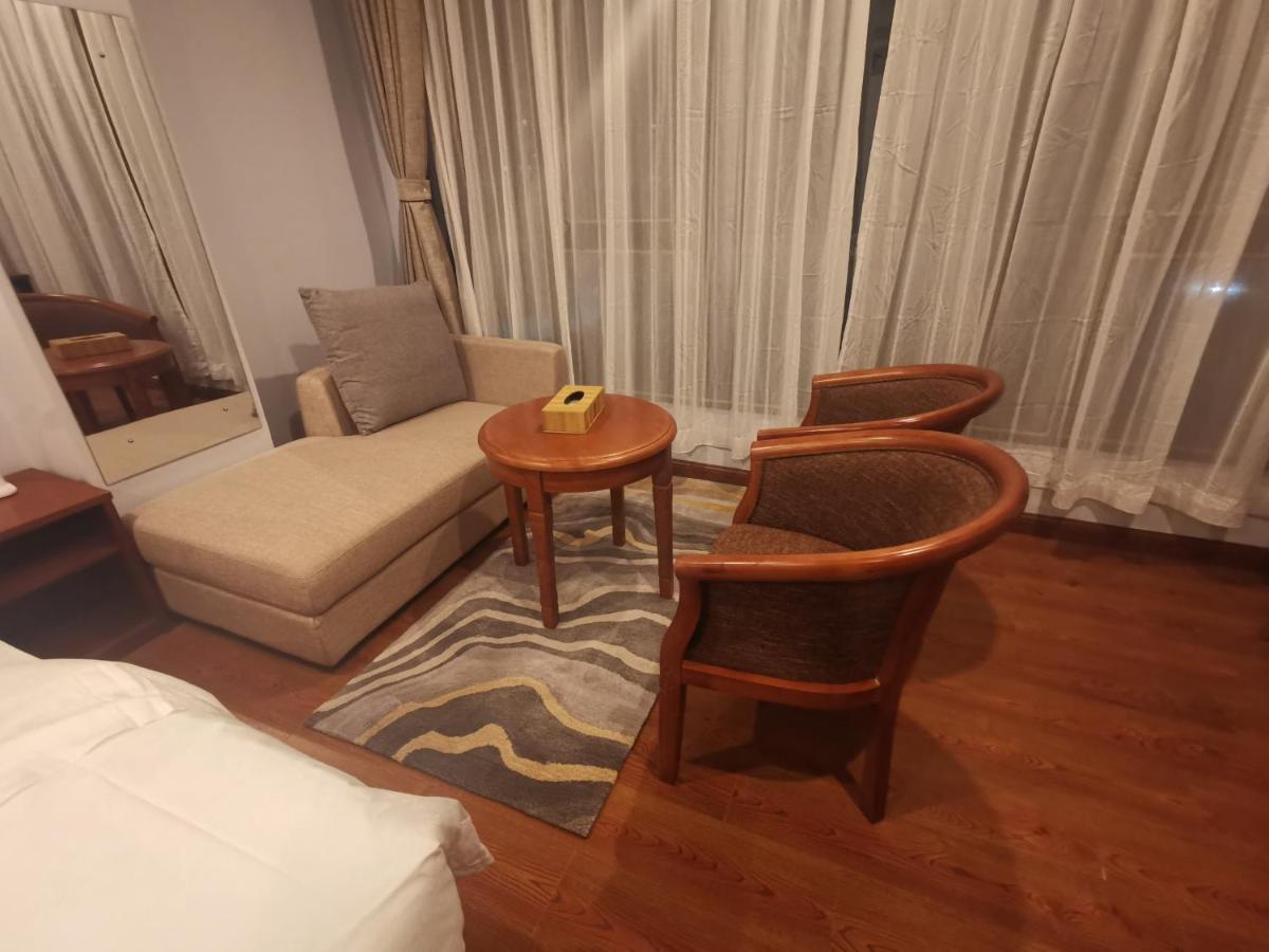 Ludrong Hotel 팀부 외부 사진
